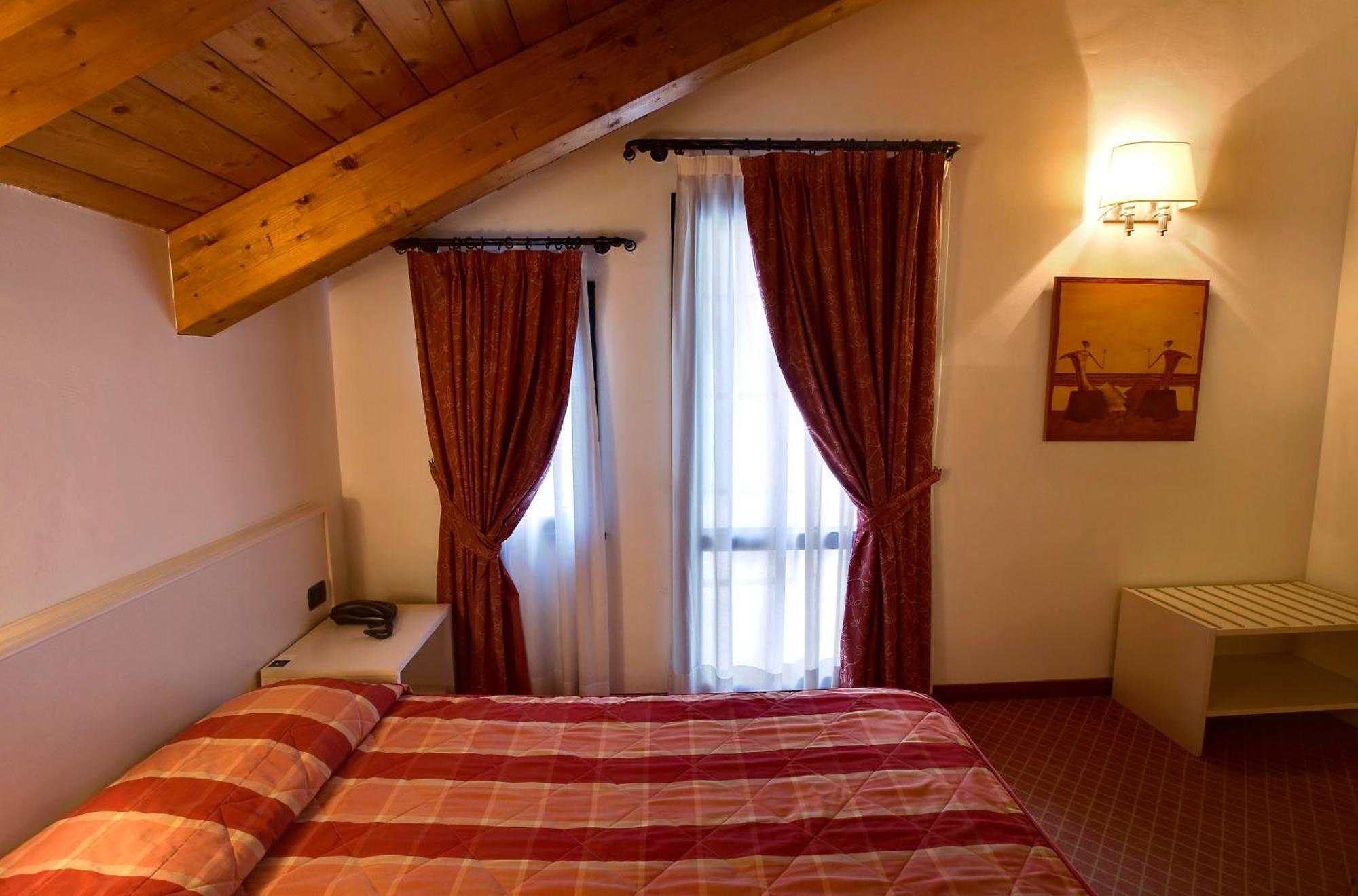 Hotel Gallia Pianezza Exterior photo