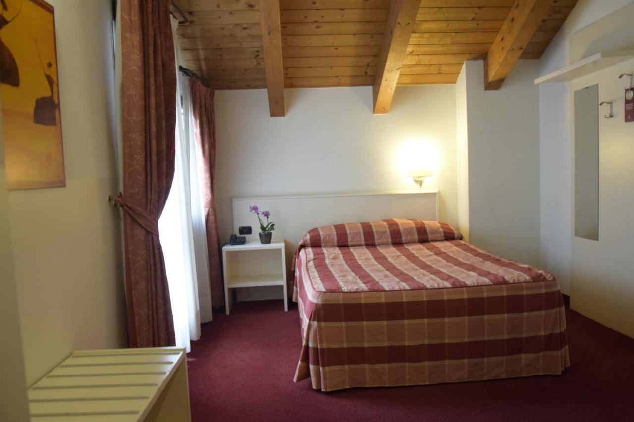 Hotel Gallia Pianezza Exterior photo